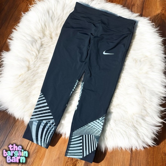 Nike Women’s NWT Epic Lux Crop Black Athletic Running Workout Leggings (Small) - Picture 3 of 5